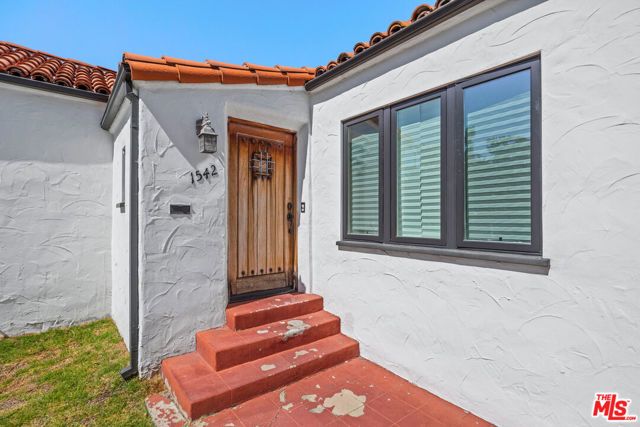 1542 S Canfield Avenue, Los Angeles, CA 90035