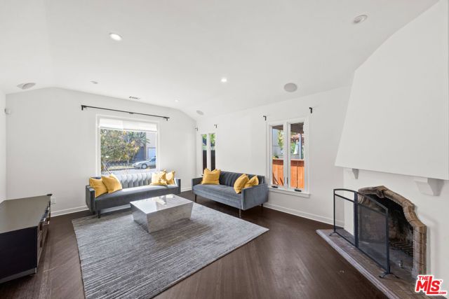 1542 S Canfield Avenue, Los Angeles, CA 90035