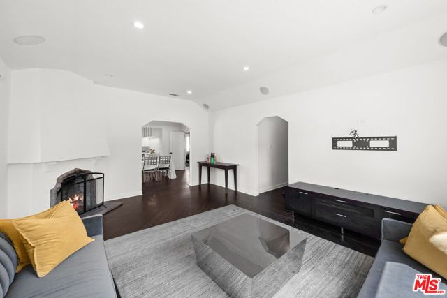 1542 S Canfield Avenue, Los Angeles, CA 90035