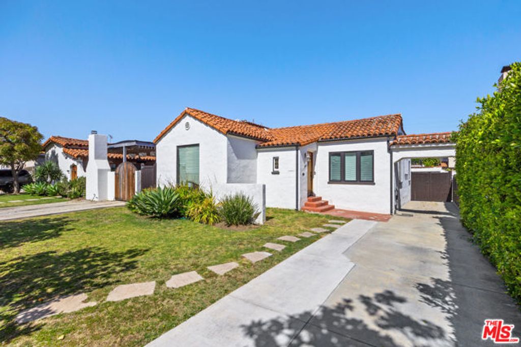 1542 S Canfield Avenue, Los Angeles, CA 90035