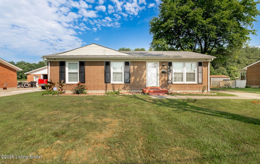 4400 Raven Ridge Dr, Louisville, KY 40216