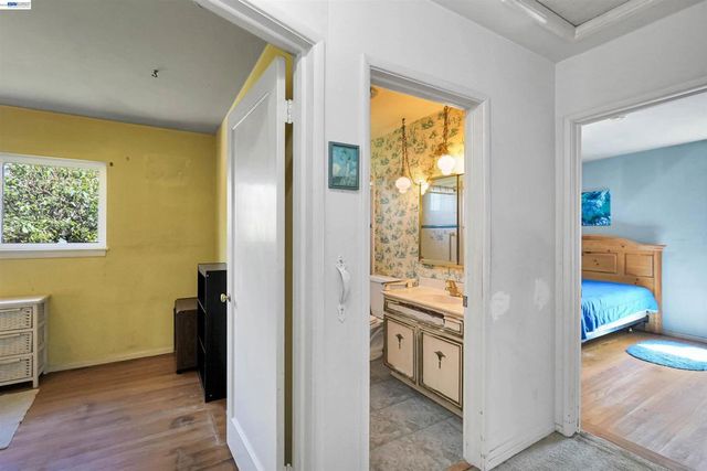 26462 Stanwood Ave, Hayward, CA 94544