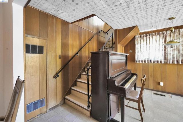 26462 Stanwood Ave, Hayward, CA 94544