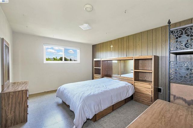 26462 Stanwood Ave, Hayward, CA 94544