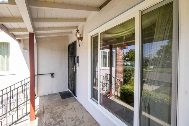 26462 Stanwood Ave, Hayward, CA 94544