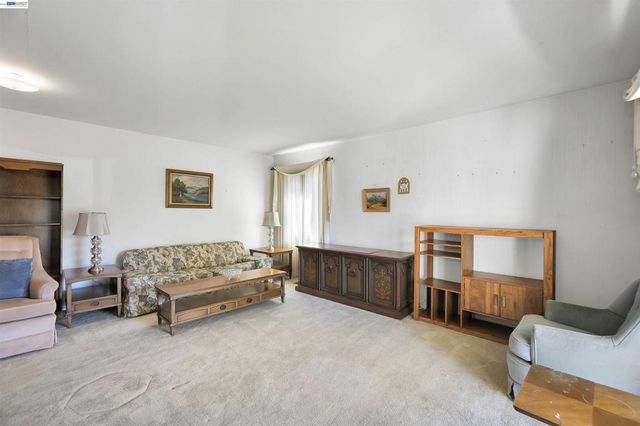 26462 Stanwood Ave, Hayward, CA 94544