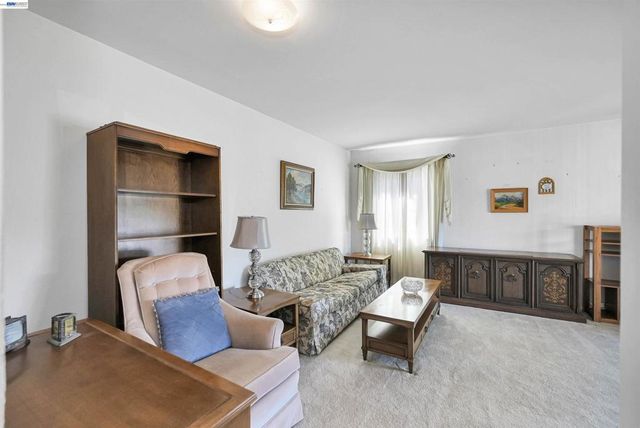 26462 Stanwood Ave, Hayward, CA 94544