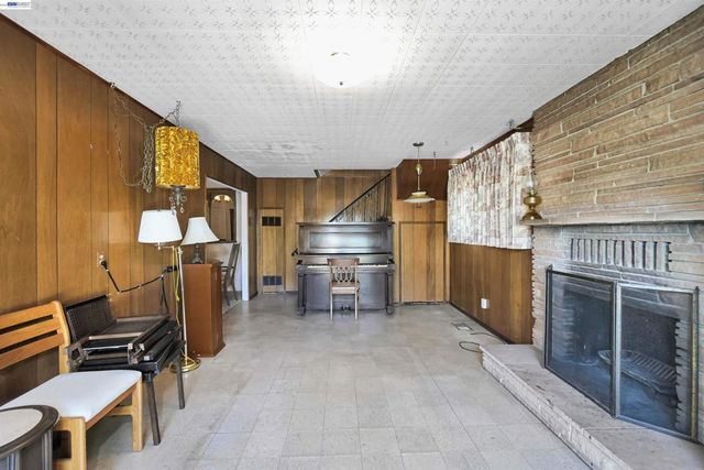 26462 Stanwood Ave, Hayward, CA 94544