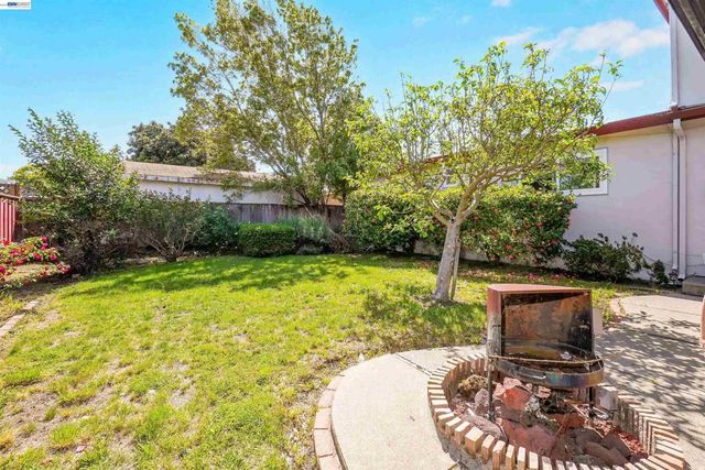 26462 Stanwood Ave, Hayward, CA 94544