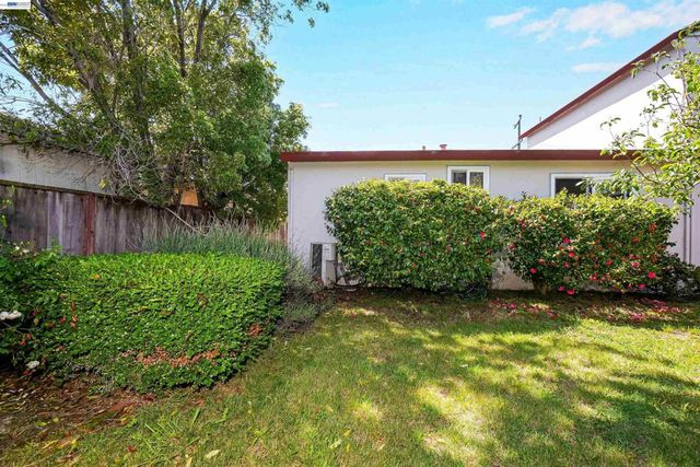 26462 Stanwood Ave, Hayward, CA 94544