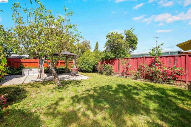 26462 Stanwood Ave, Hayward, CA 94544