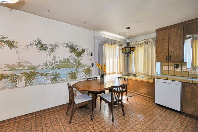 26462 Stanwood Ave, Hayward, CA 94544