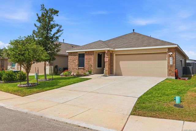 12015 Pewee Ct, San Antonio, TX 78221