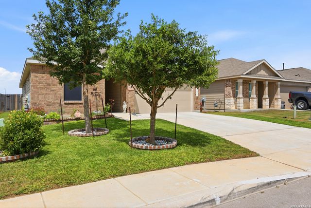 12015 Pewee Ct, San Antonio, TX 78221