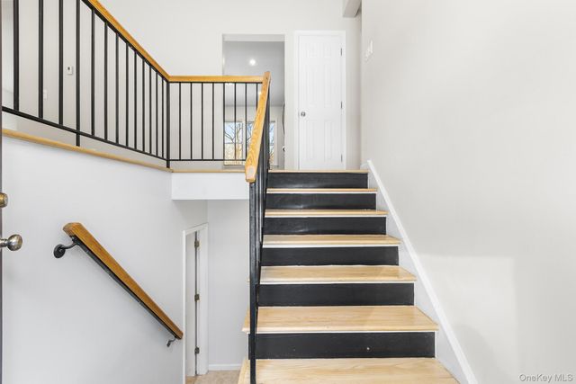 55 Albion Oval, Mahopac, NY 10541