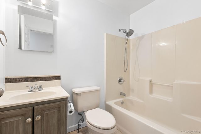 55 Albion Oval, Mahopac, NY 10541