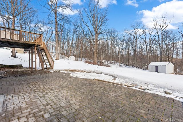 55 Albion Oval, Mahopac, NY 10541