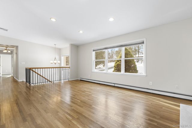 55 Albion Oval, Mahopac, NY 10541