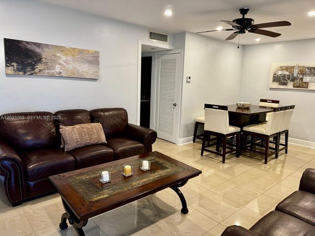 5300 Washington Street H236, Hollywood, FL 33021