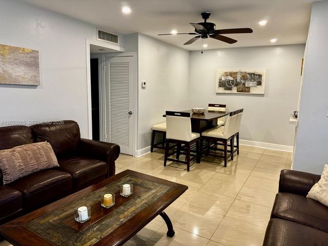 5300 Washington Street H236, Hollywood, FL 33021