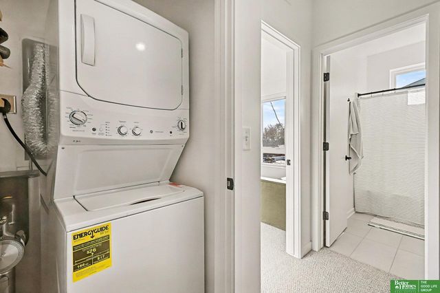 5302 Elmwood Plaza, Omaha, NE 68106