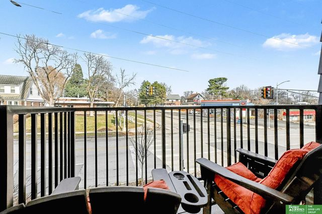 5302 Elmwood Plaza, Omaha, NE 68106