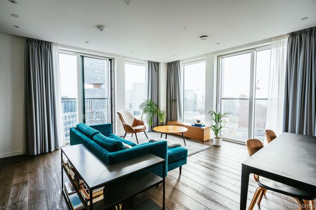 14211 W 11 MILE Road, Oak Park, MI 48237