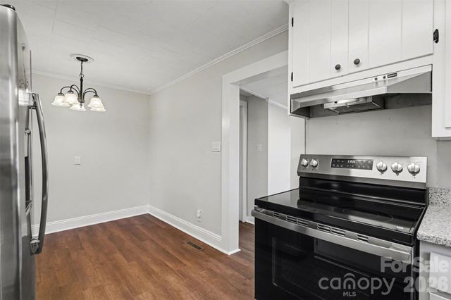 2407 4th Street NE, Hickory, NC 28601