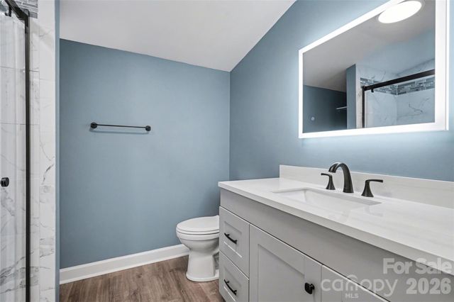 2407 4th Street NE, Hickory, NC 28601