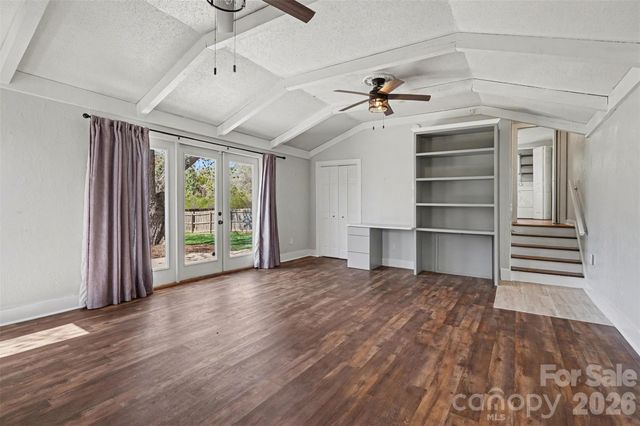 2407 4th Street NE, Hickory, NC 28601