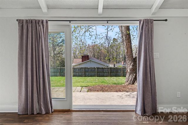 2407 4th Street NE, Hickory, NC 28601