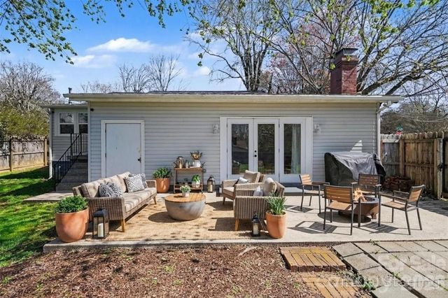 2407 4th Street NE, Hickory, NC 28601