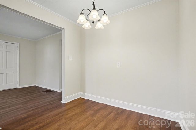 2407 4th Street NE, Hickory, NC 28601