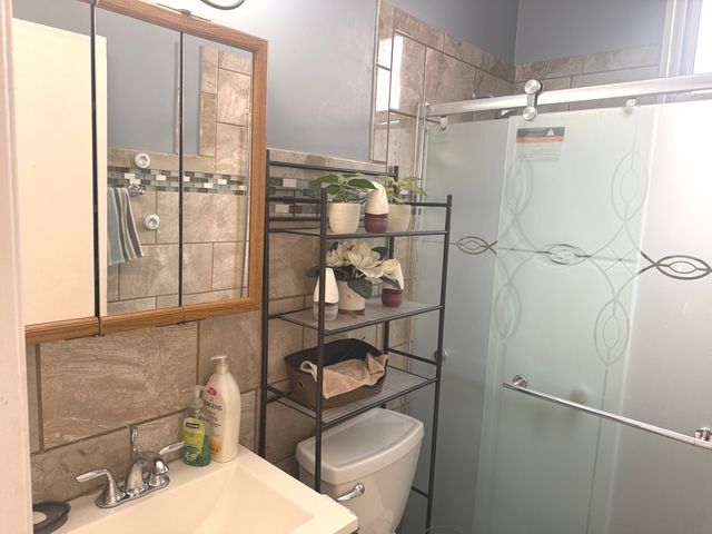 2747 S saint louis Avenue, Chicago, IL 60623