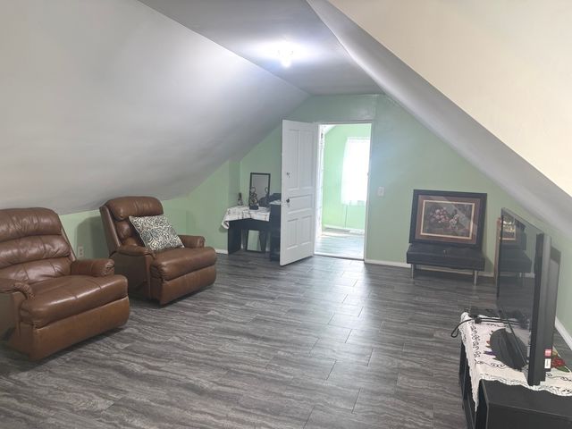 2747 S saint louis Avenue, Chicago, IL 60623