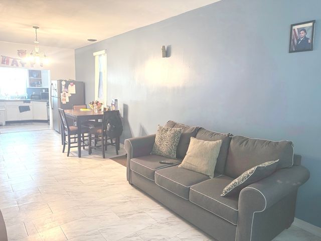 2747 S saint louis Avenue, Chicago, IL 60623