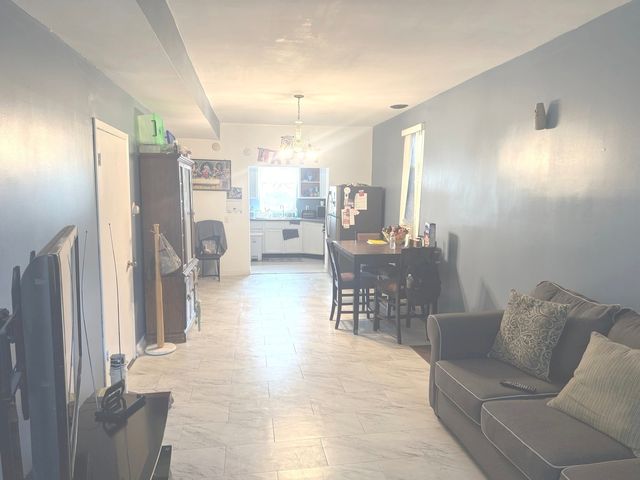 2747 S saint louis Avenue, Chicago, IL 60623