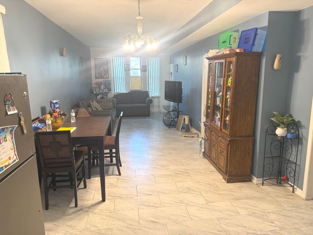 2747 S saint louis Avenue, Chicago, IL 60623