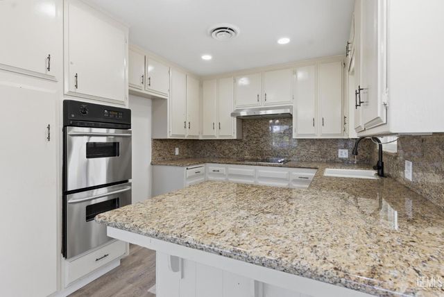 2101 Westminster Drive, Bakersfield, CA 93309