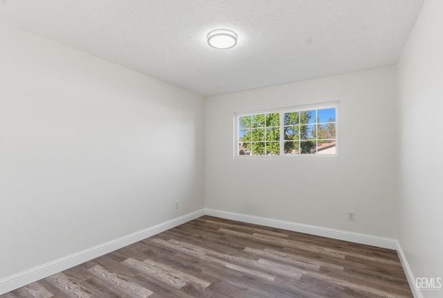 2101 Westminster Drive, Bakersfield, CA 93309