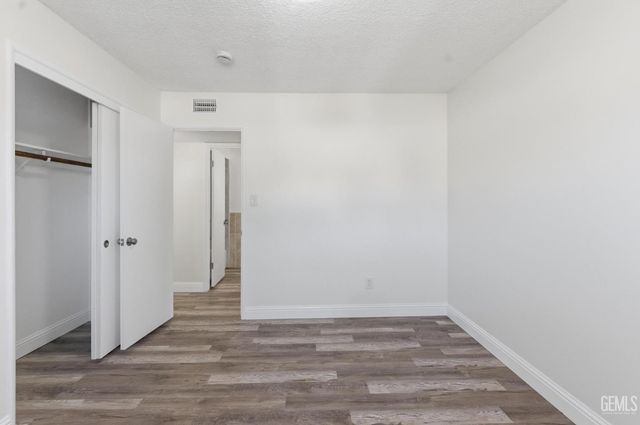 2101 Westminster Drive, Bakersfield, CA 93309