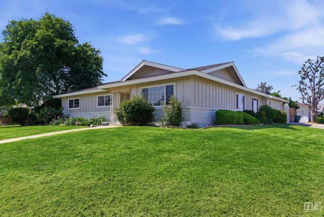 2101 Westminster Drive, Bakersfield, CA 93309