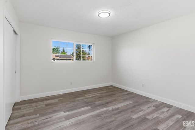 2101 Westminster Drive, Bakersfield, CA 93309