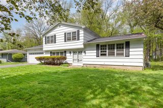 30 Crystal Springs Lane, Perinton, NY 14450