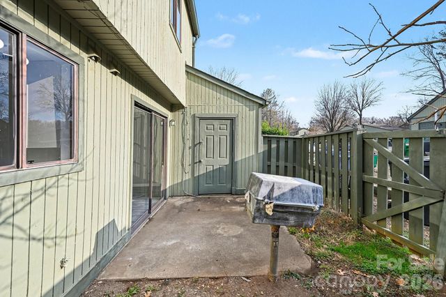 6134 Bent Tree Court, Charlotte, NC 28212