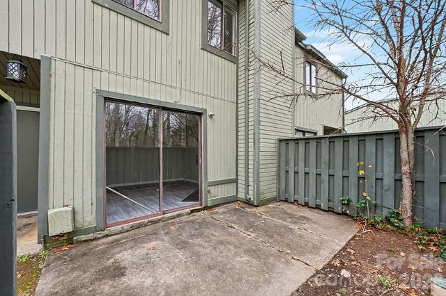 6134 Bent Tree Court, Charlotte, NC 28212