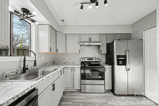 6134 Bent Tree Court, Charlotte, NC 28212