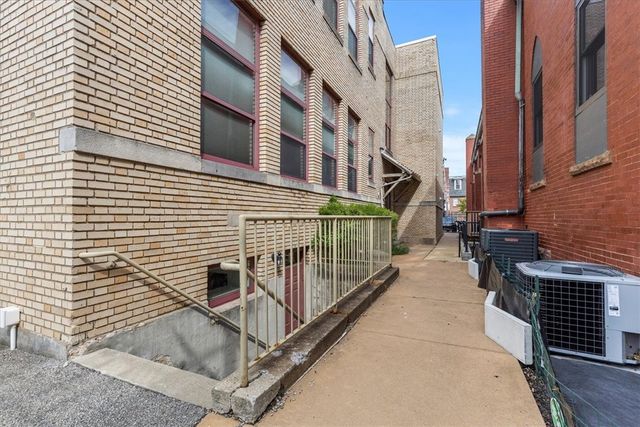 1822 HARCUM WAY 1, South Side, PA 15203