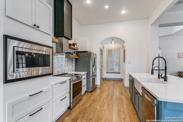 27 Avalon, San Antonio, TX 78257