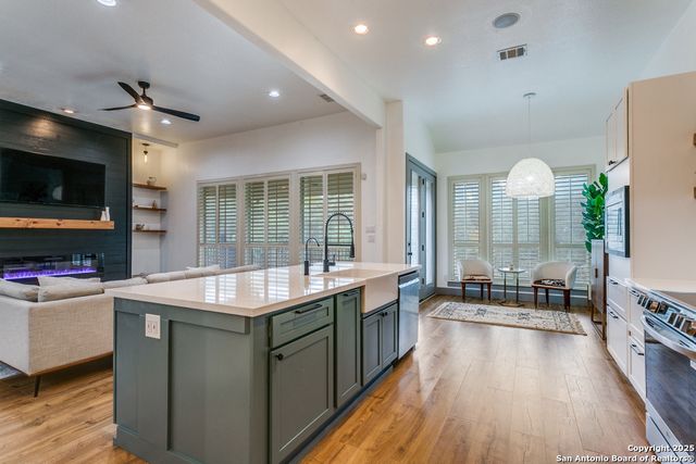 27 Avalon, San Antonio, TX 78257